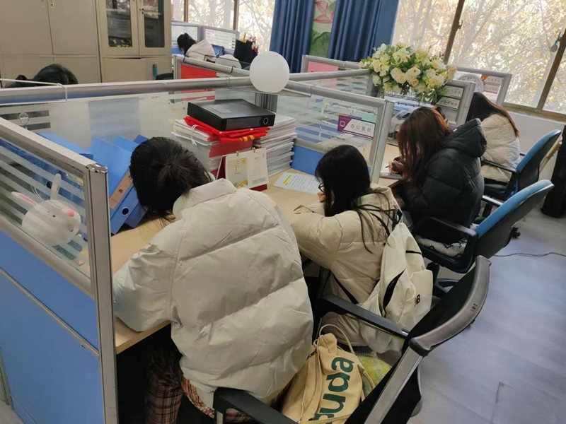 hahabet星辰大海员工第一党支部开展“对焦裕禄深情寄语，燃党员奋斗初心”主题党日活动